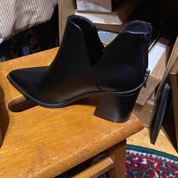 Nice heels boots zipper from back side - Picture 3 of 4